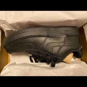 Nike Air Force 1 (Black)
